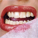 "ECLATS DE ROSE" mouth 1 - french VOGUE 3-1984 by Albert Watson