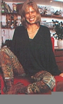 danish BILLED BLADET 15. Dec. 1994 - in her house, on chair, black shirt
